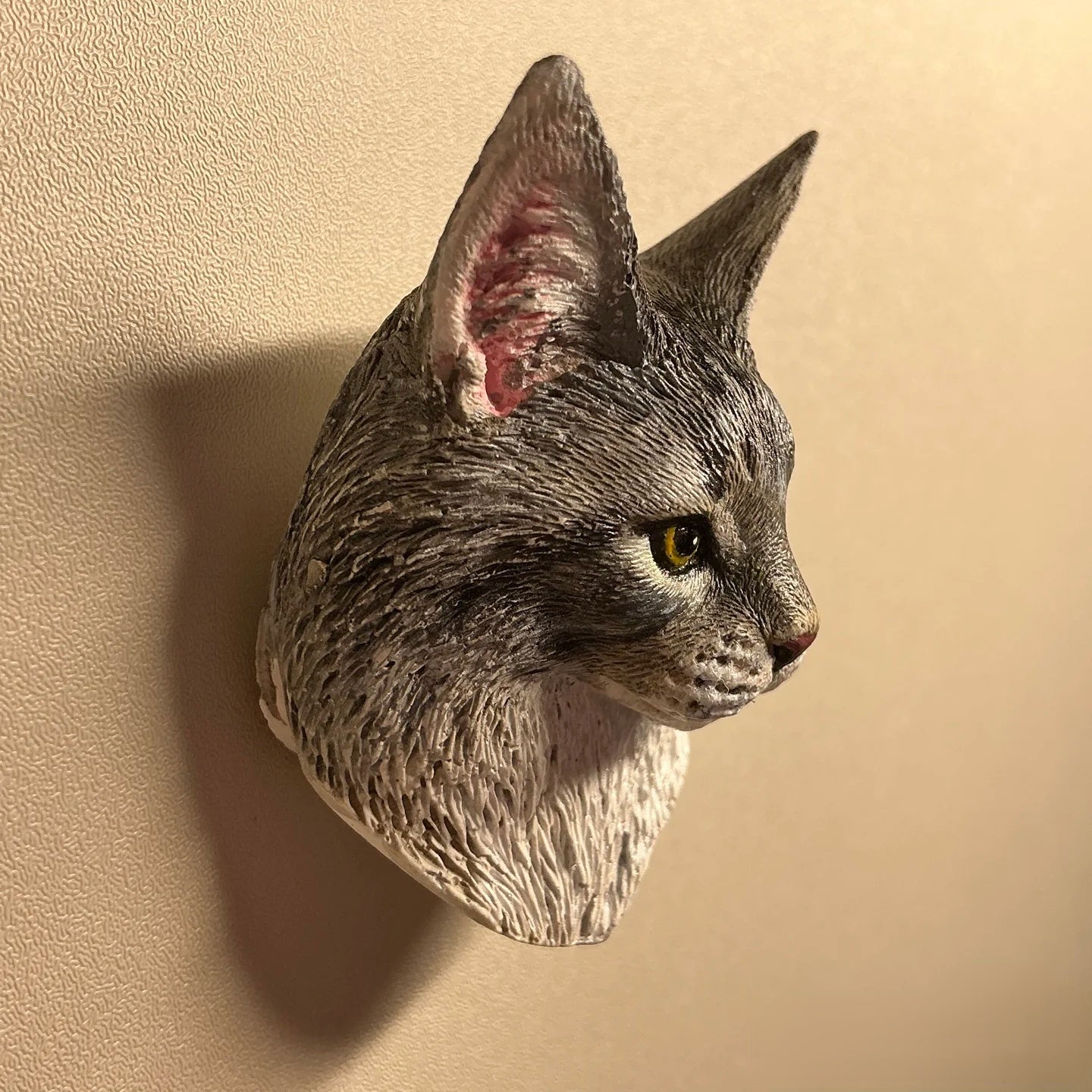 Custom 3D Hand-Painted Plaster Pet Head Sculpture