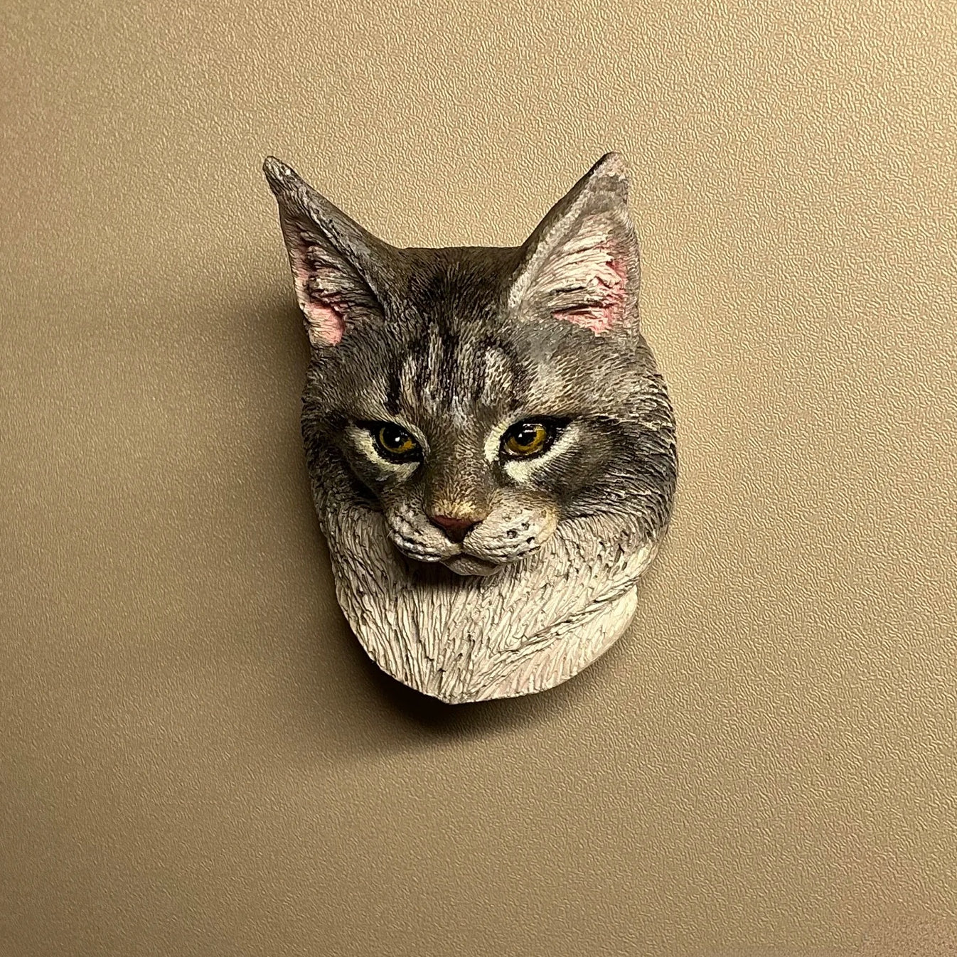 Custom 3D Hand-Painted Plaster Pet Head Sculpture